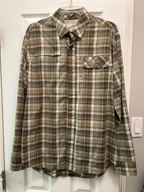 Duck Camp Olive and Beige Plaid Long-Sleeve Fishing Shirt Medium